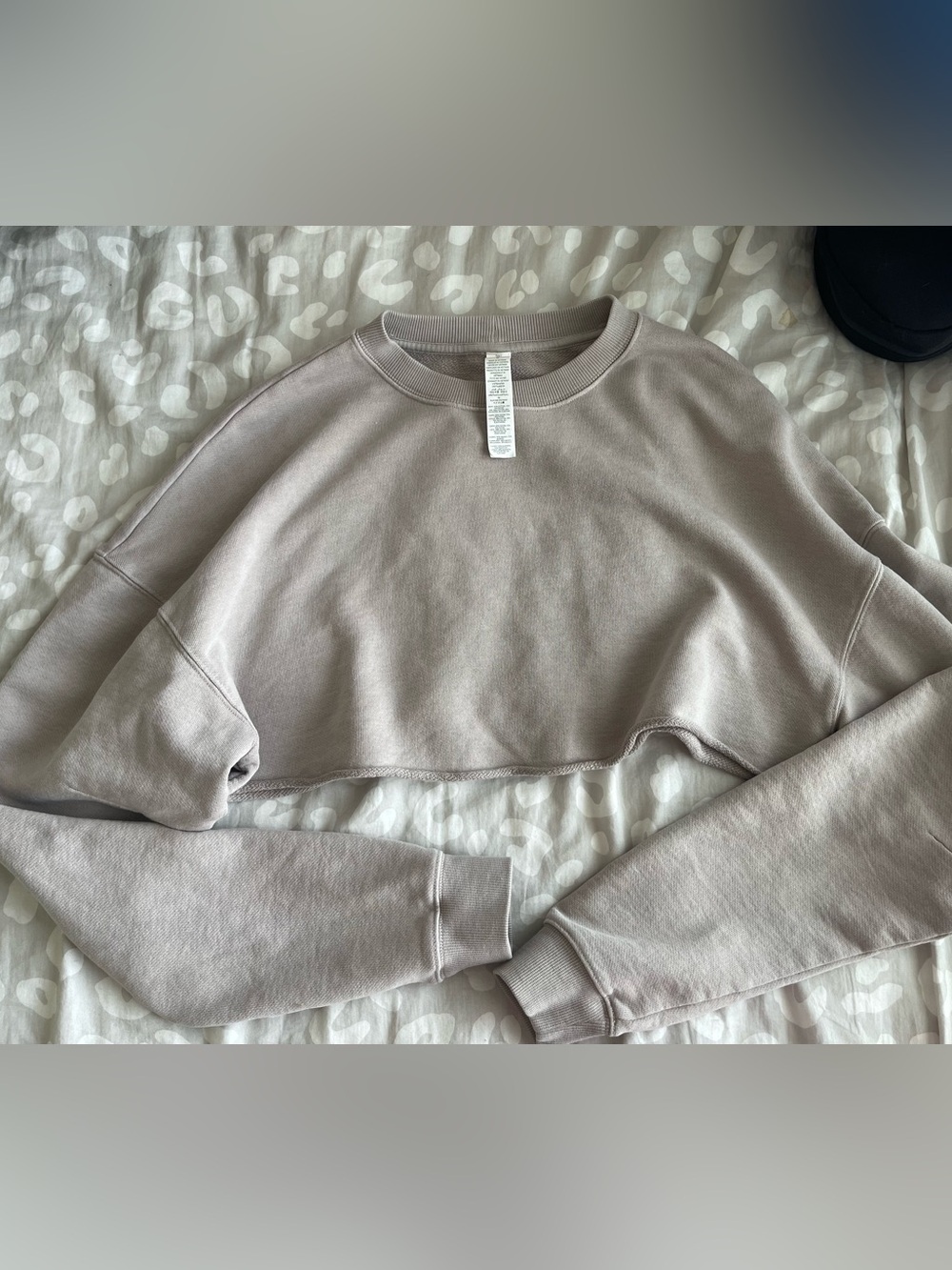 Alo Yoga Washed Extreme Cropped Sweatshirt. Size Medium